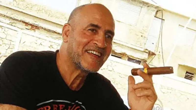 Quem era Daniel Siad, recrutador de modelos de Epstein encontrado morto em Paris