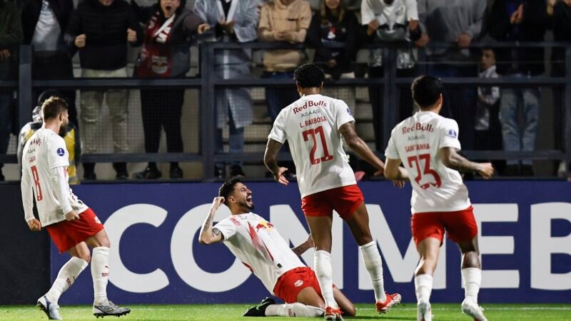 Pedro Henrique celebra gol da classificação na Sul-Americana e mira duelo contra Atlético-MG