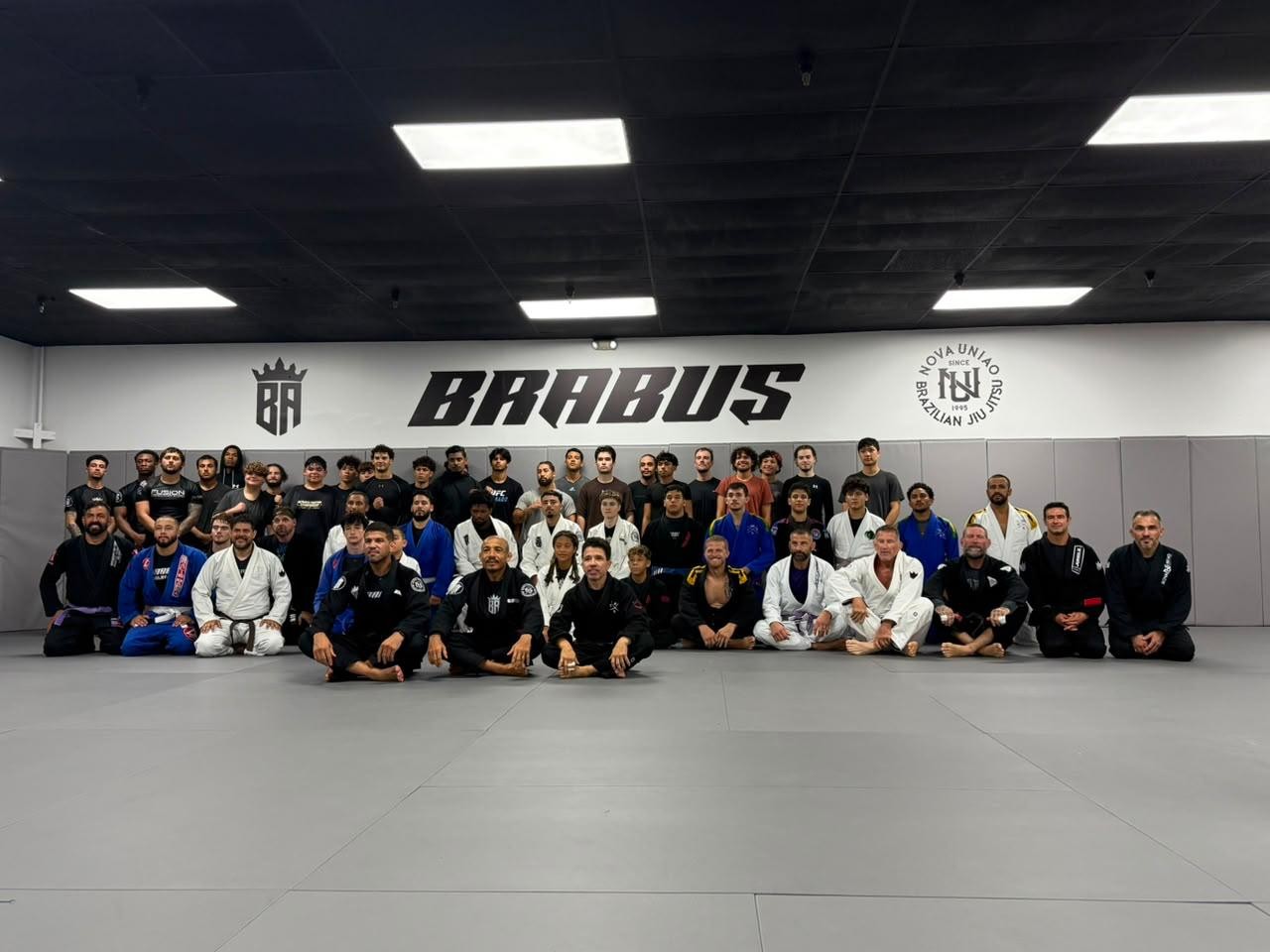 José Aldo e Leo Santos inauguram academia de jiu-jítsu nos EUA