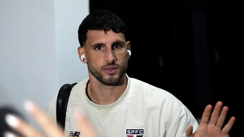 São Paulo reduz valores da proposta de renovação para Calleri