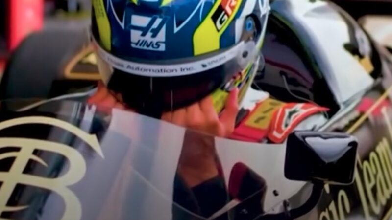 Bearman, da Haas, chora ao pilotar Lotus histórica de Senna; veja