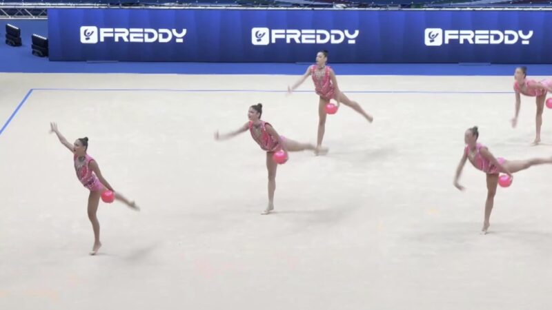 Brasil se destaca nas cinco bolas e vai à final da Copa do Mundo de ginástica rítmica em Milão