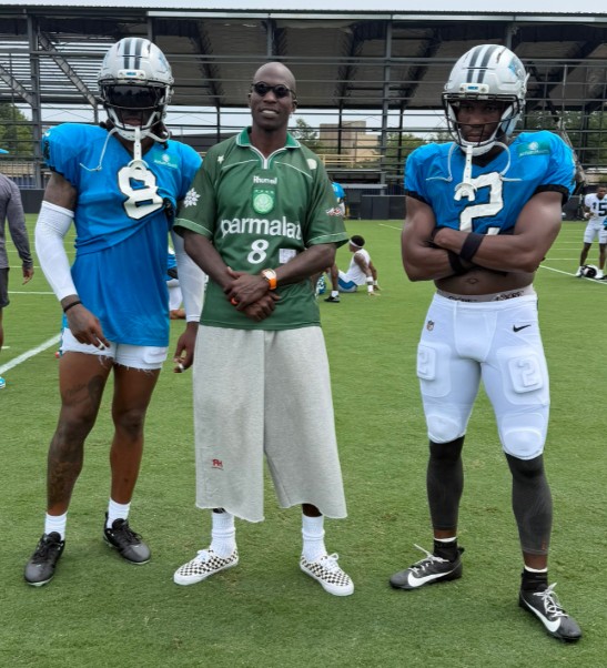 Ex-astro da NFL aparece vestindo camisa histórica do Palmeiras