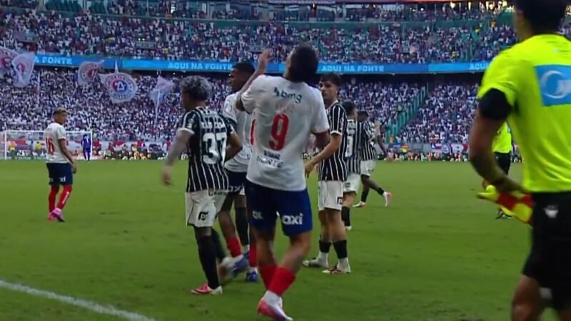 Kaio César é denunciado ao STJD por confusão em jogo do Corinthians e pode pegar gancho