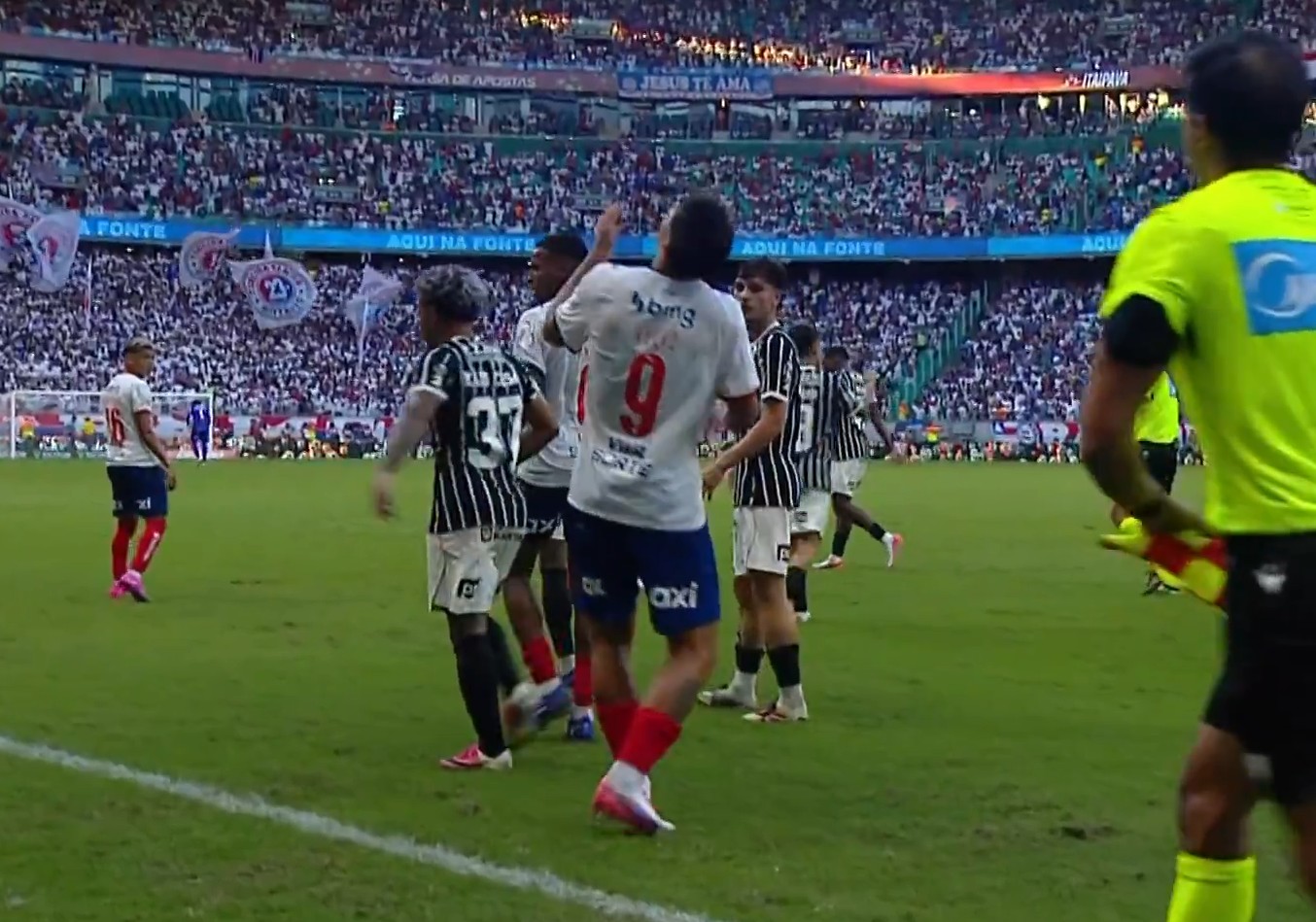 Kaio César é denunciado ao STJD por confusão em jogo do Corinthians e pode pegar gancho