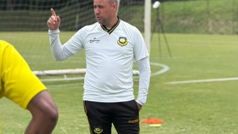 São Bernardo anuncia saída do técnico Ricardo Catalá