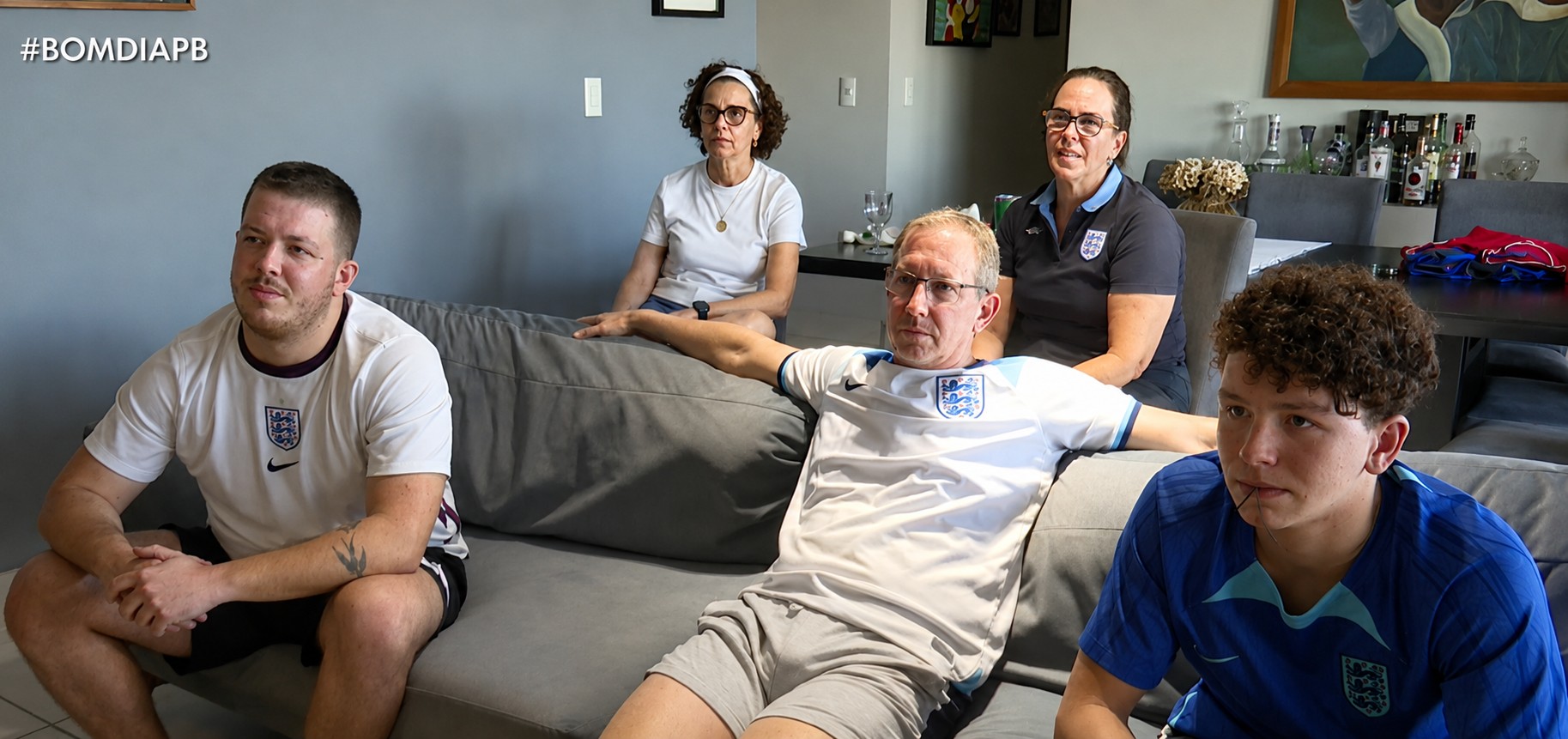 Copa do Mundo: pai inglês e filhos brasileiros sofrem com queda da Inglaterra diante da Argentina