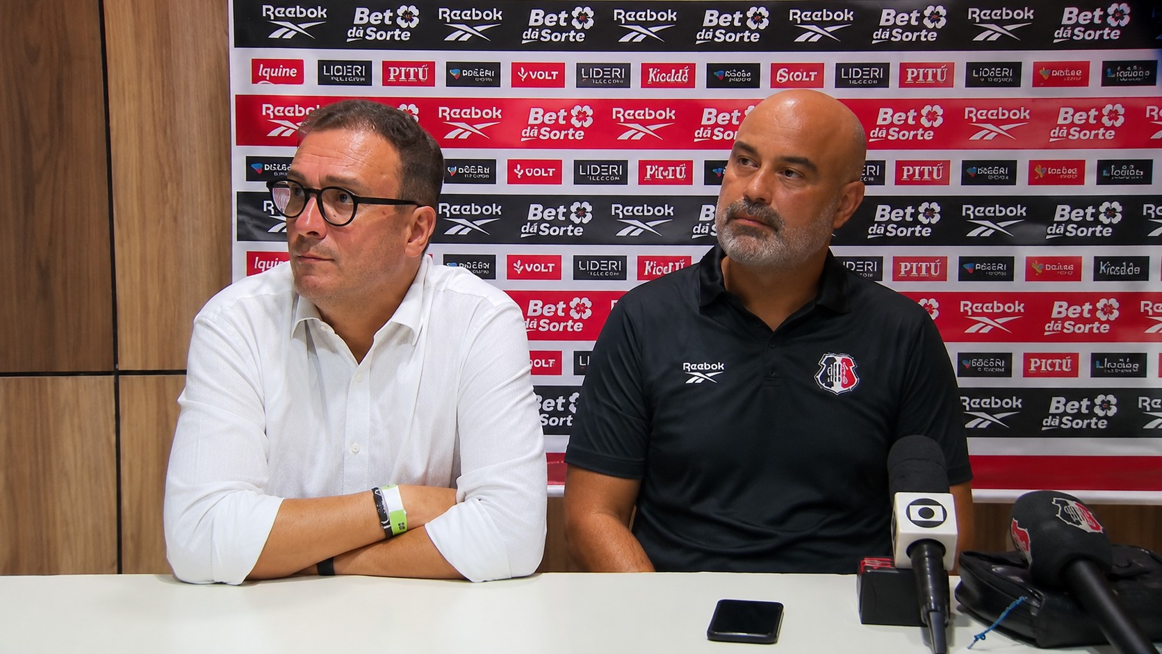 Presidente do Santa Cruz apara arestas e confirma permanências de técnico e executivo