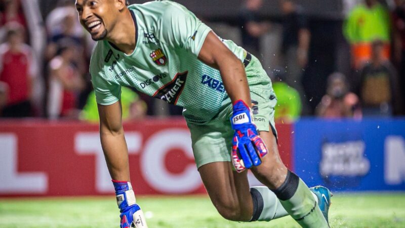 Negociação do Inter pelo goleiro Contreras esfria; saiba mais