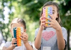 Uso do celular cai entre crianças de 10 a 13 anos, mas sobe entre idosos, diz IBGE
