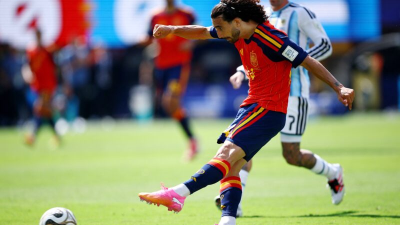Cucurella conquista segundo título de Copa do Mundo em um ano; entenda