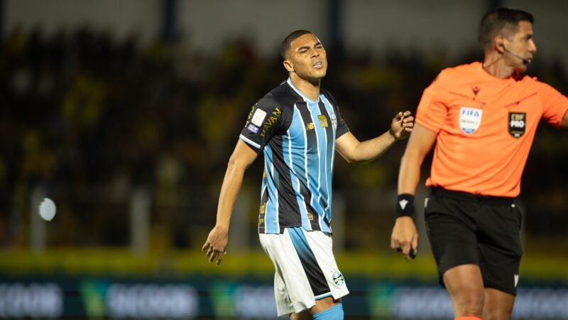 Carlos Vinícius pode sair do Grêmio? Veja o que se sabe sobre situação do atacante