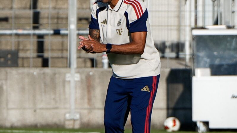 Dante faz estreia como treinador do Bayern de Munique Sub-23