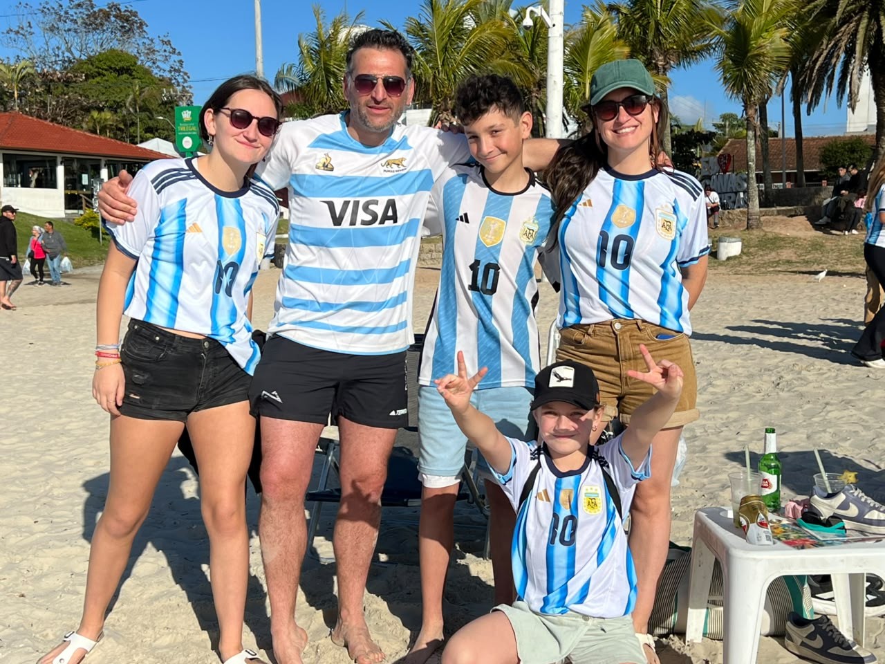 Bairro mais argentino do Brasil é tomado por “hermanos” para duelo contra a Inglaterra