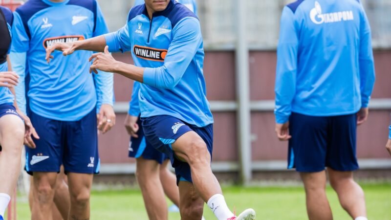 Douglas Santos se reapresenta ao Zenit e destaca experiência de Copa do Mundo