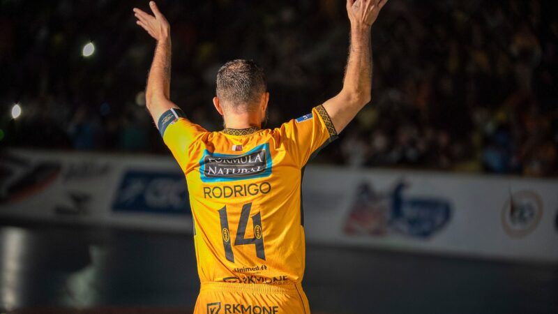 O adeus de uma lenda: Rodrigo Capita se aposenta do futsal com 982 gols e 48 títulos