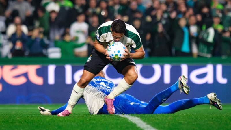 Quem é Paulo Roberto? Conheça o atacante que fez o gol pelo Coritiba diante do Palmeiras no Brasileirão