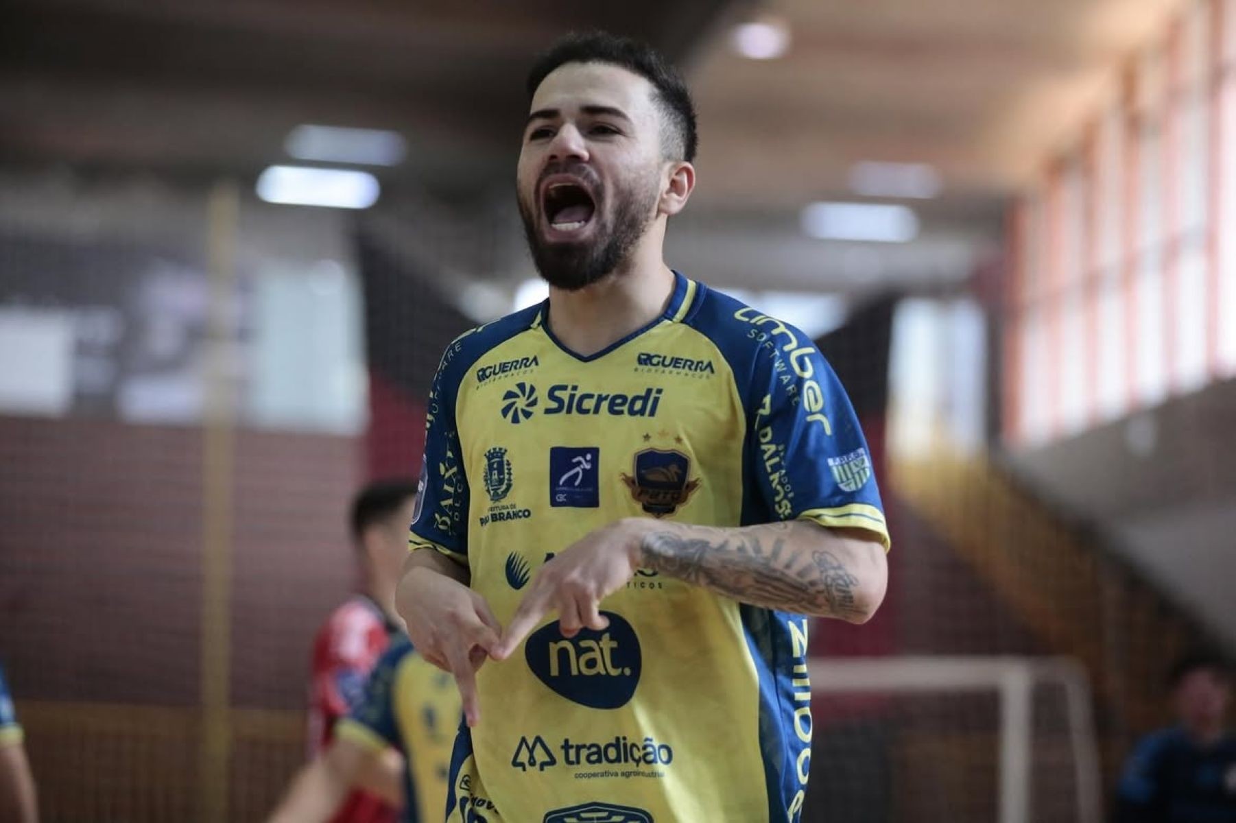 Pato Futsal vence Campo Mourão de virada em jogo marcado por fratura e paralisação na LNF
