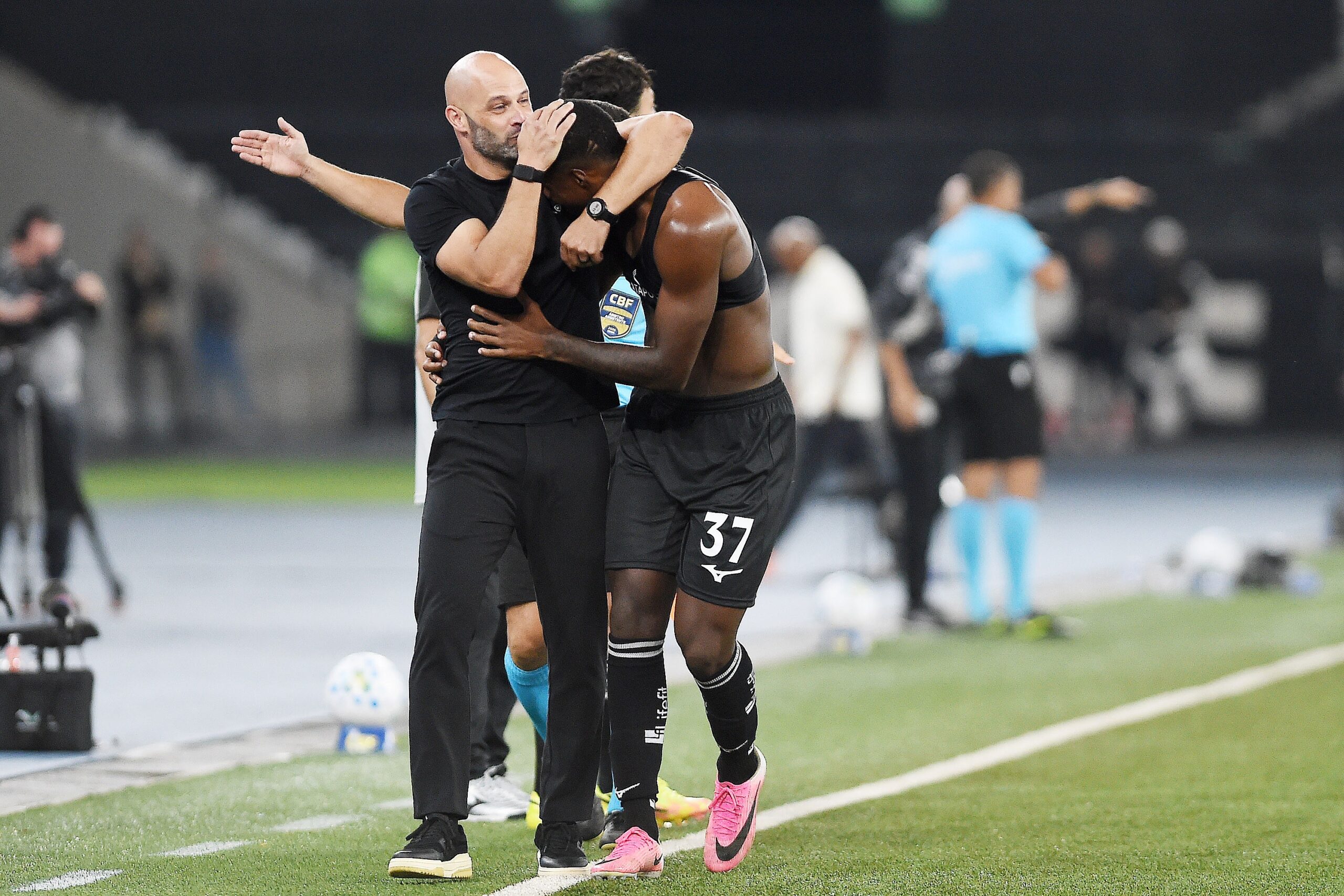 Franclim elogia jovens do Botafogo após vitória e diz que ainda conta com Danilo