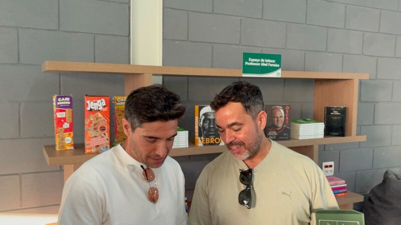 “Prato na mesa, livro na mão e bola no pé”: Abel abre o coração sobre nova diretriz da base do Palmeiras