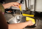 Bancada de granito sem brilho? Erro pode estar no produto usado na limpeza