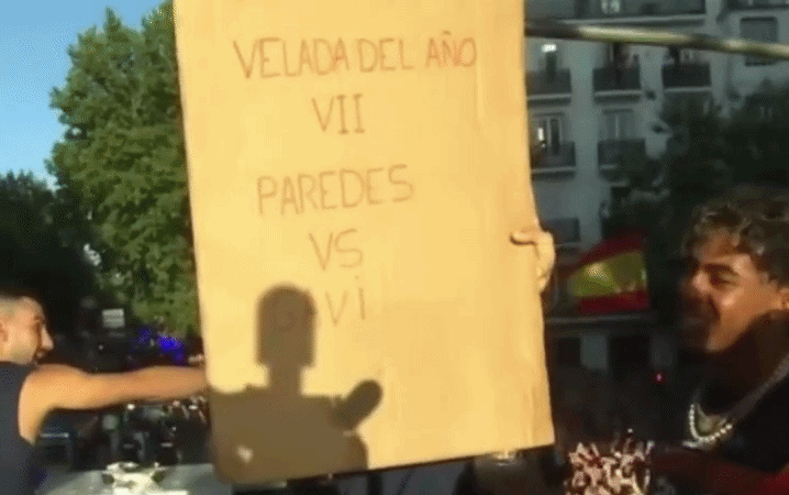 Paredes x Gavi no boxe? Jogadores da Espanha exibem placa com provocação ao volante argentino