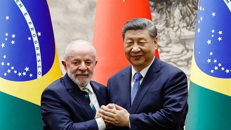 Após tarifaço de Trump, Lula discute acordo China-Mercosul com Xi Jinping