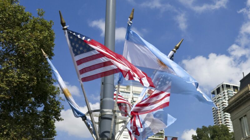 Falsa ameaça de bomba fecha Embaixada dos Estados Unidos na Argentina