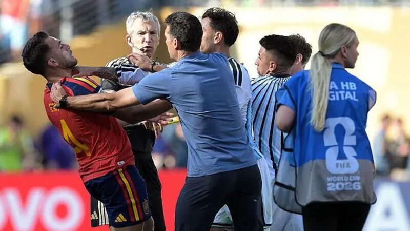 Fifa abre investigação sobre confusão envolvendo Argentina após final da Copa do Mundo