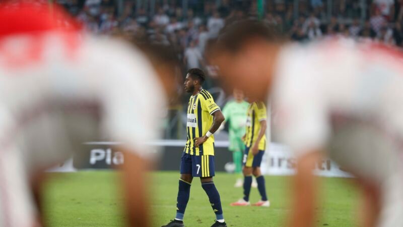 Na mira do Atlético-MG, Fred mantém mistério sobre futuro em post