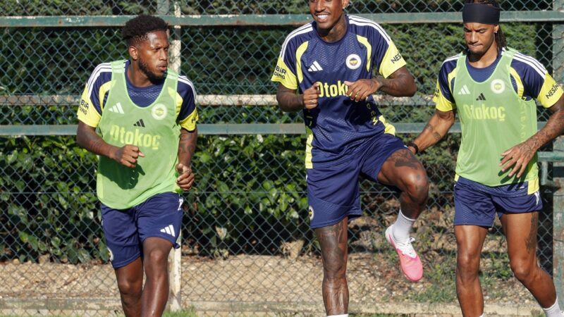 Com Atlético-MG de olho, empresário de Fred viaja para se reunir com Fenerbahçe
