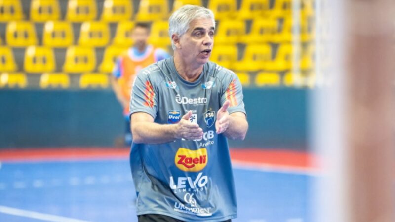 Futsal: técnico do Umuarama é internado com trombose