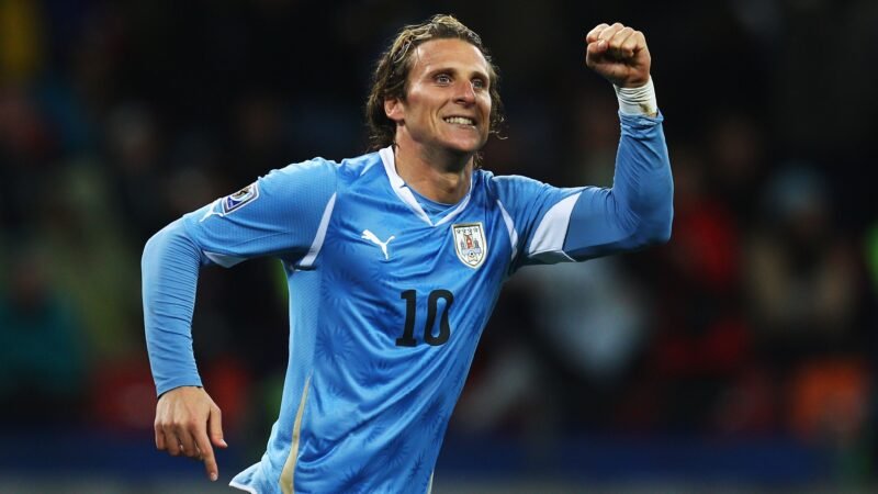 Forlán vai assumir seleção sub-20 do Uruguai e substituir Bielsa como interino na principal