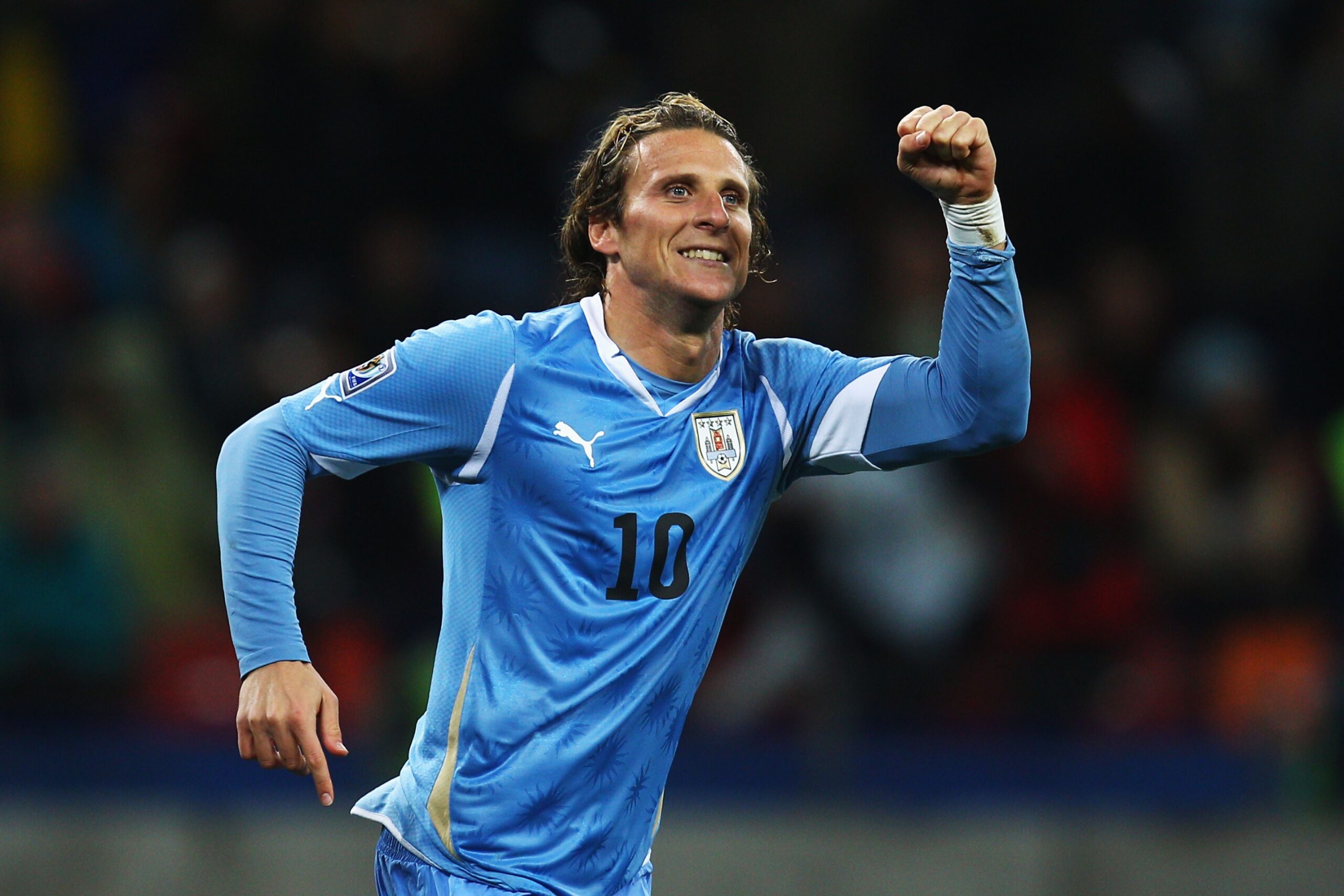 Forlán vai assumir seleção sub-20 do Uruguai e substituir Bielsa como interino na principal