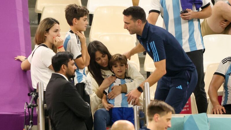 Família dividida na final? Entenda a relação de Scaloni com a Espanha