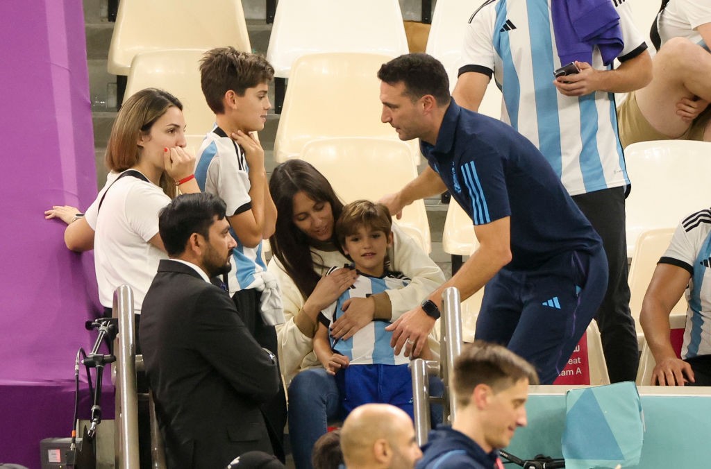 Família dividida na final? Entenda a relação de Scaloni com a Espanha