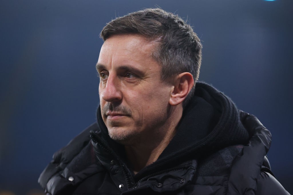 Gary Neville volta a criticar dupla de zaga da Argentina: “Se não tivessem Messi no ataque”