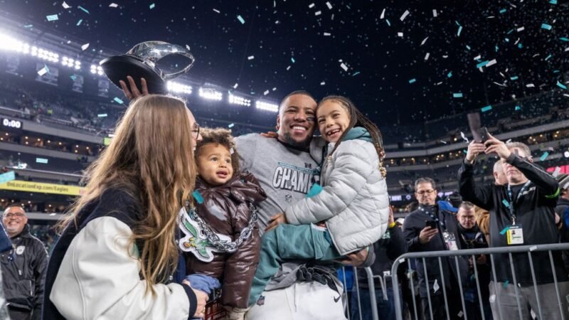 Campeão do Super Bowl, Saquon Barkley tem casa invadida enquanto estava com a família