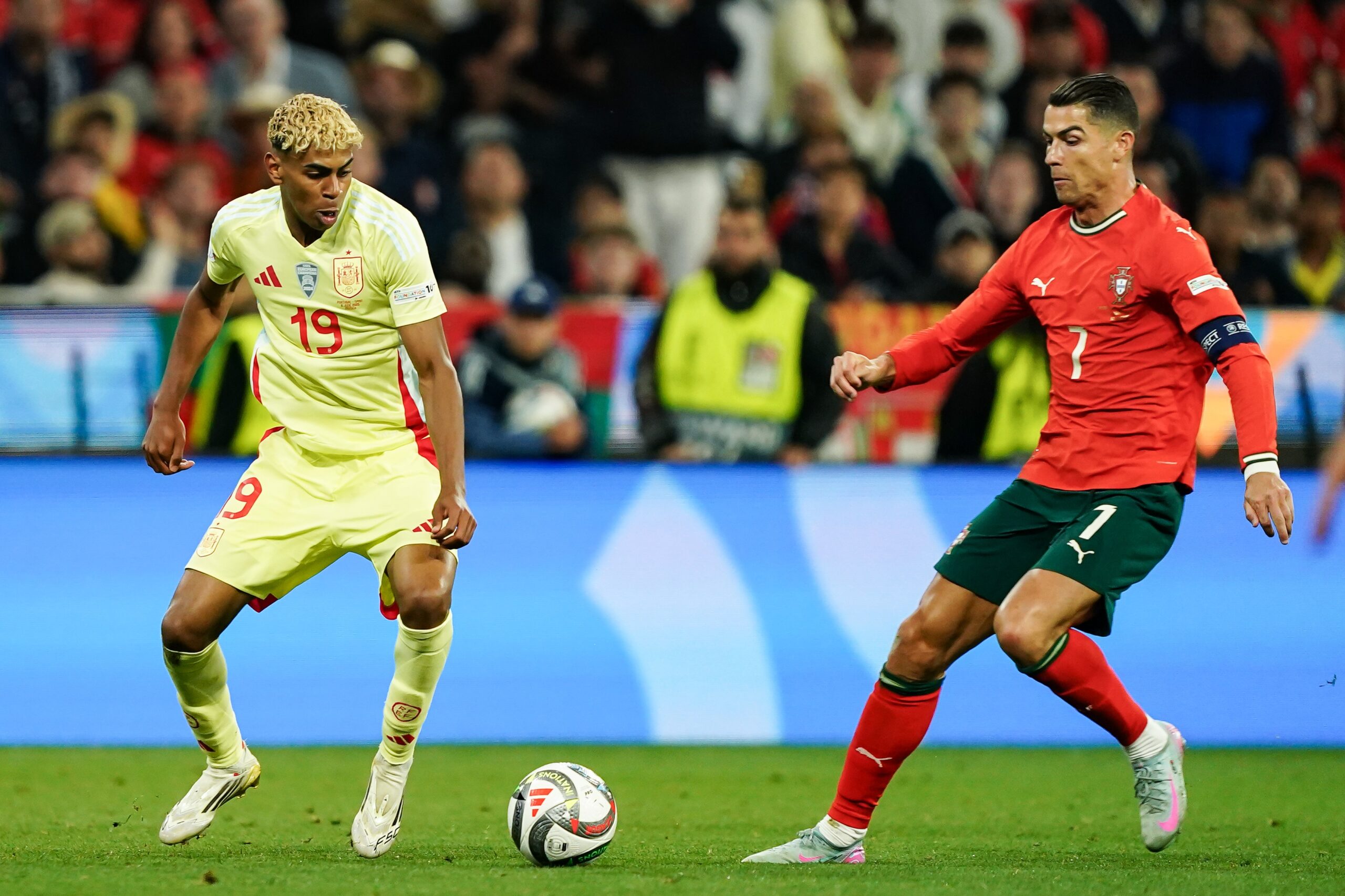 Nascido quando CR7 já tinha jogado uma Copa, Yamal busca revanche do único encontro