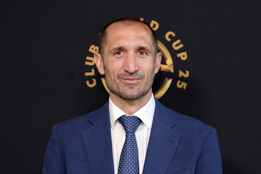 Chiellini é o favorito para substituir Maldini na seleção italiana, diz jornal