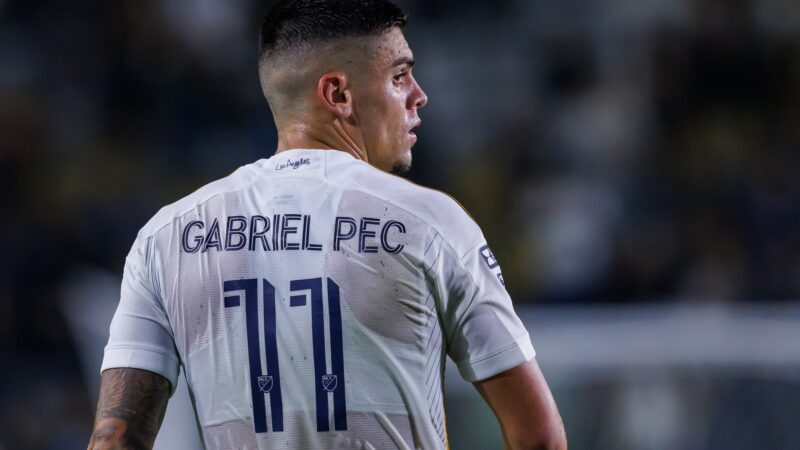 Cruzeiro avança em negociação por Gabriel Pec, do LA Galaxy; veja detalhes
