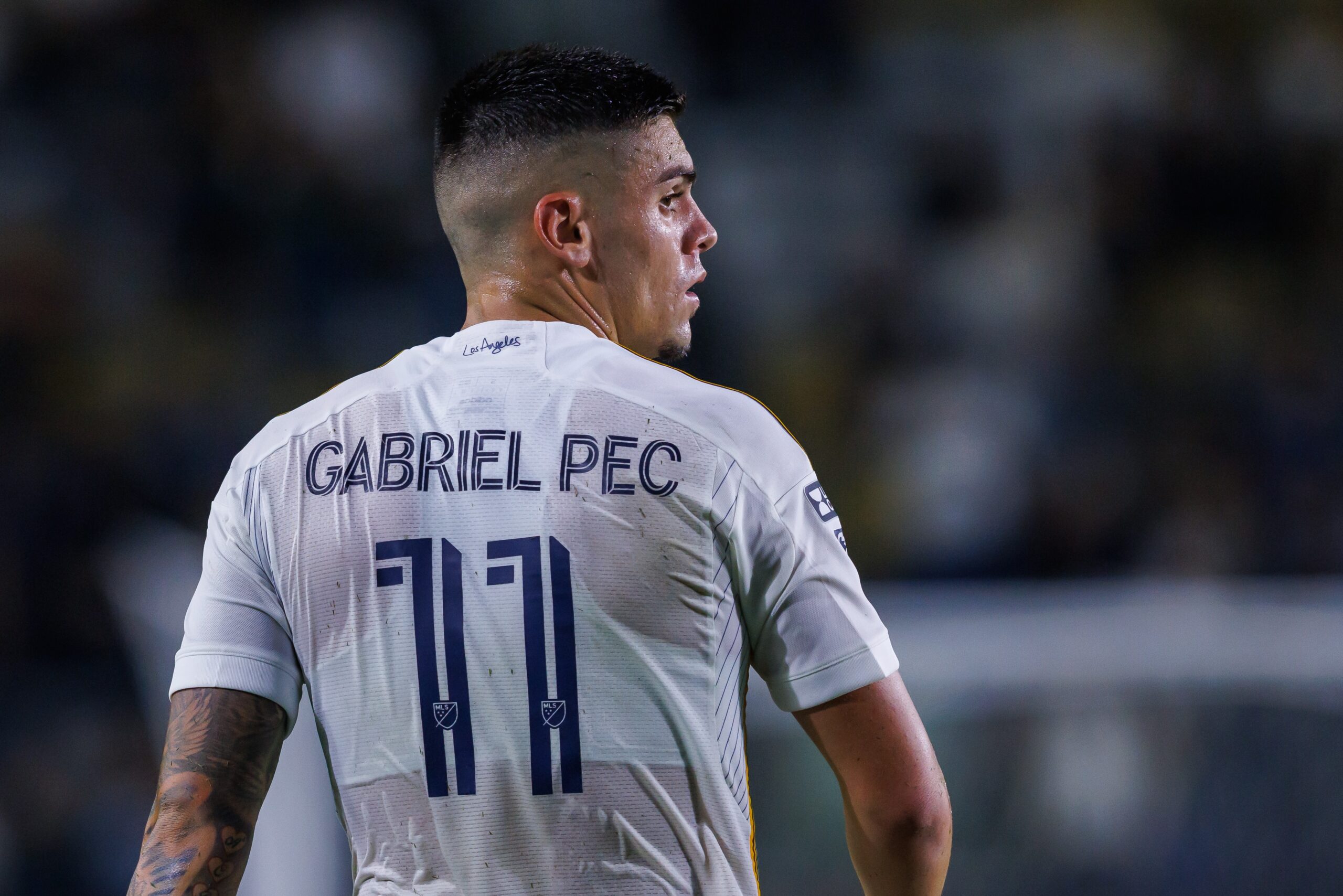 Cruzeiro avança em negociação por Gabriel Pec, do LA Galaxy; veja detalhes