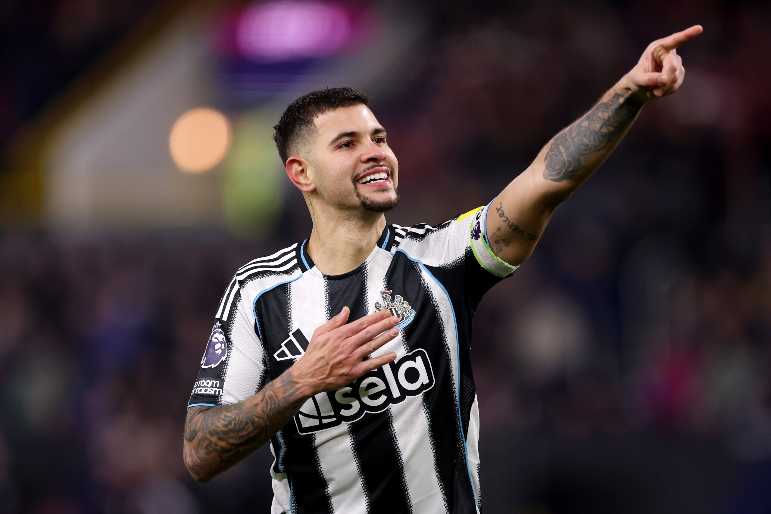 Insatisfeito, Bruno Guimarães indica saída e Newcastle estipula valor para vender ao Arsenal