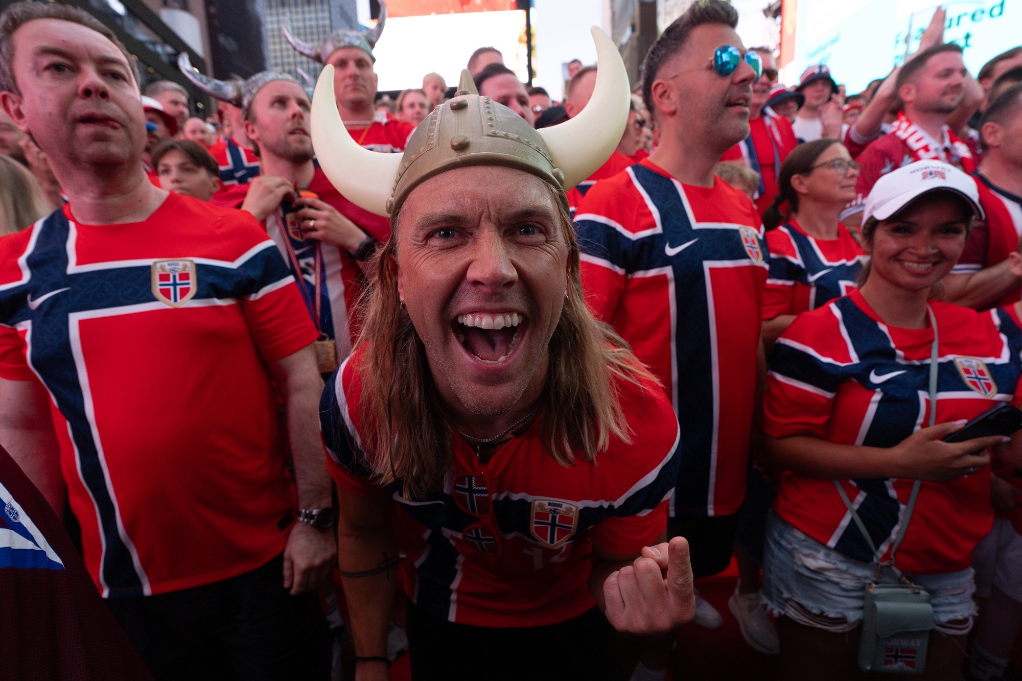 Criador da remada viking dá dicas para torcida brasileira e crê em vitória da Noruega: “É o momento”
