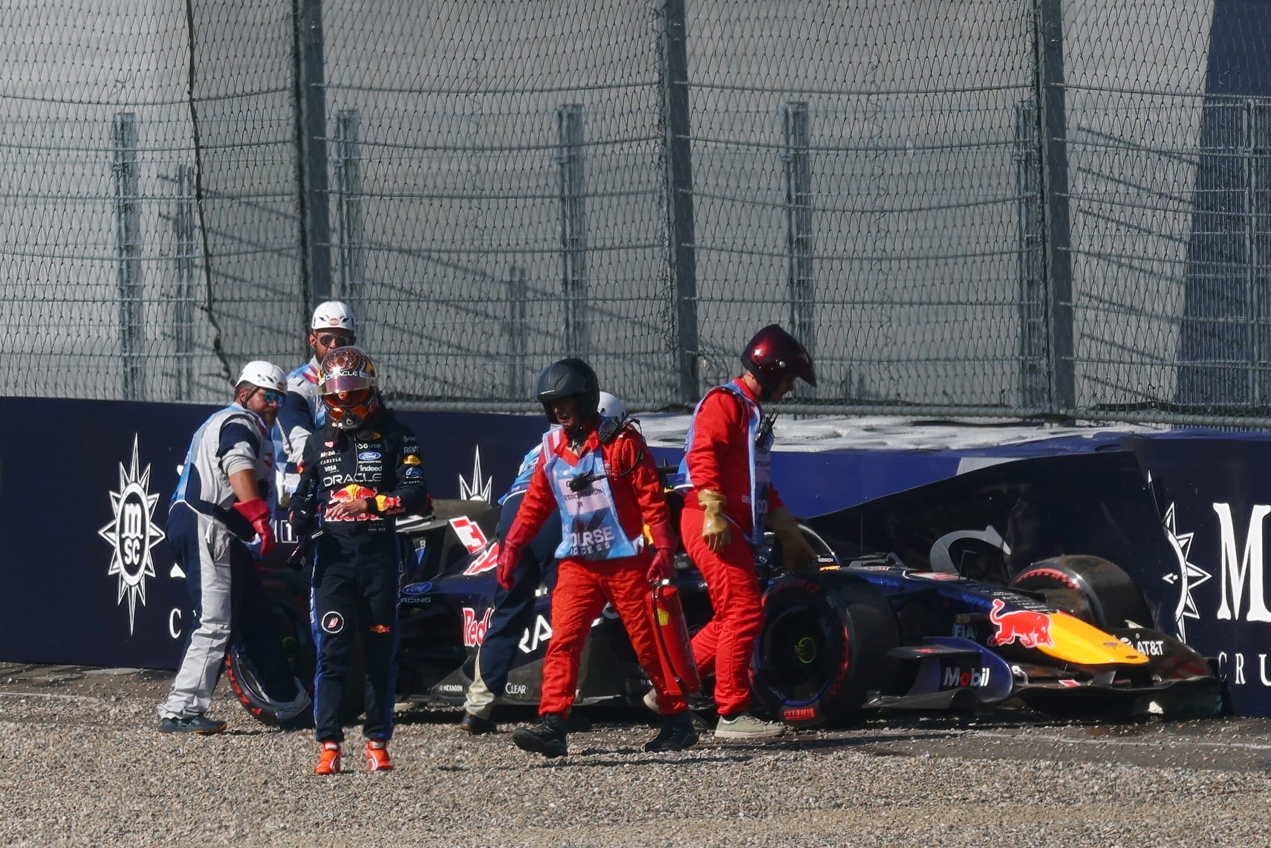 Red Bull para de usar asa giratória após acidentes de Verstappen