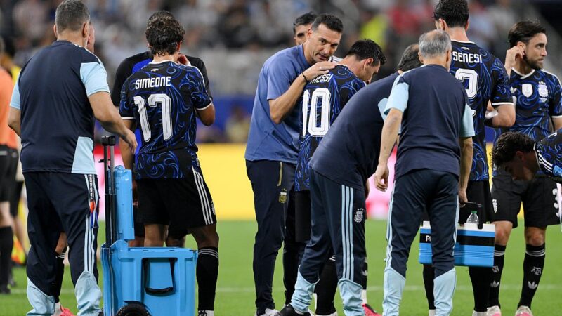 Com oitava maior média de idade na Copa, Argentina liga alerta com jogadores extenuados