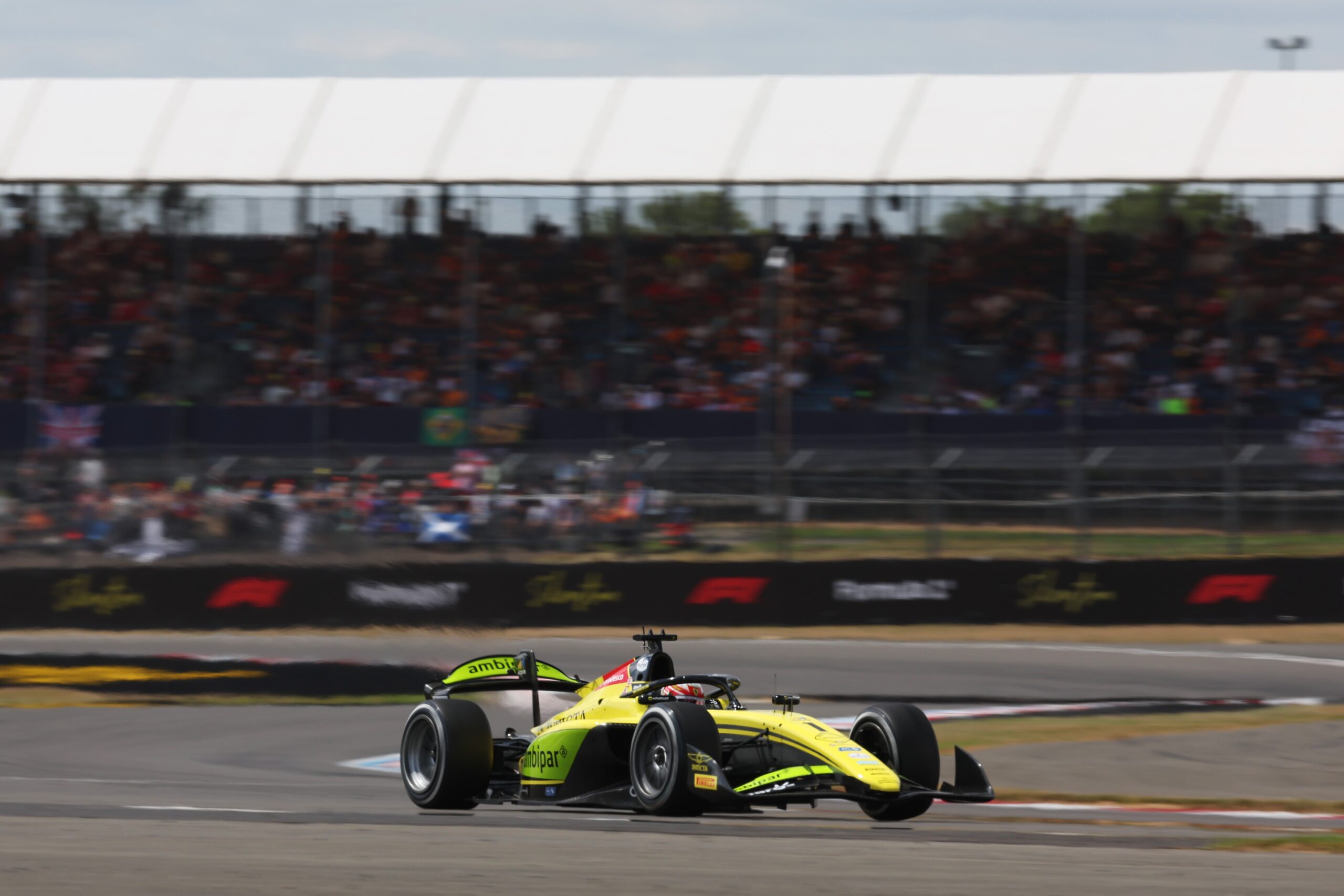 Câmara é 10º na sprint da F2 em Silverstone, e Tsolov vence pela 5ª vez