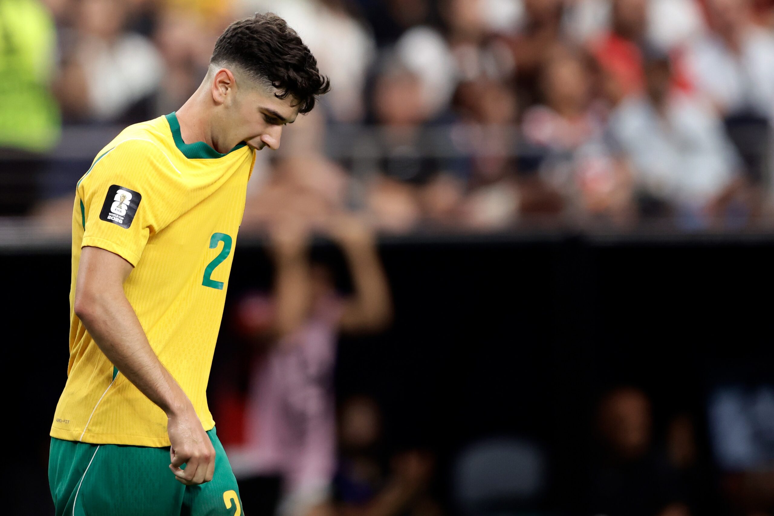 Meia da Austrália na Copa testa positivo para cocaína ao ser parado por dirigir em alta velocidade
