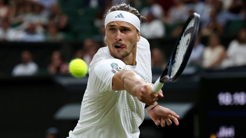 Wimbledon: Zverev abre 2 a 0 sobre Lehecka, mas jogo é suspenso por causa do horário