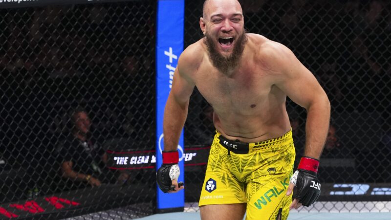 UFC: Valter Walker finaliza a quinta luta seguida e desafia árbitro